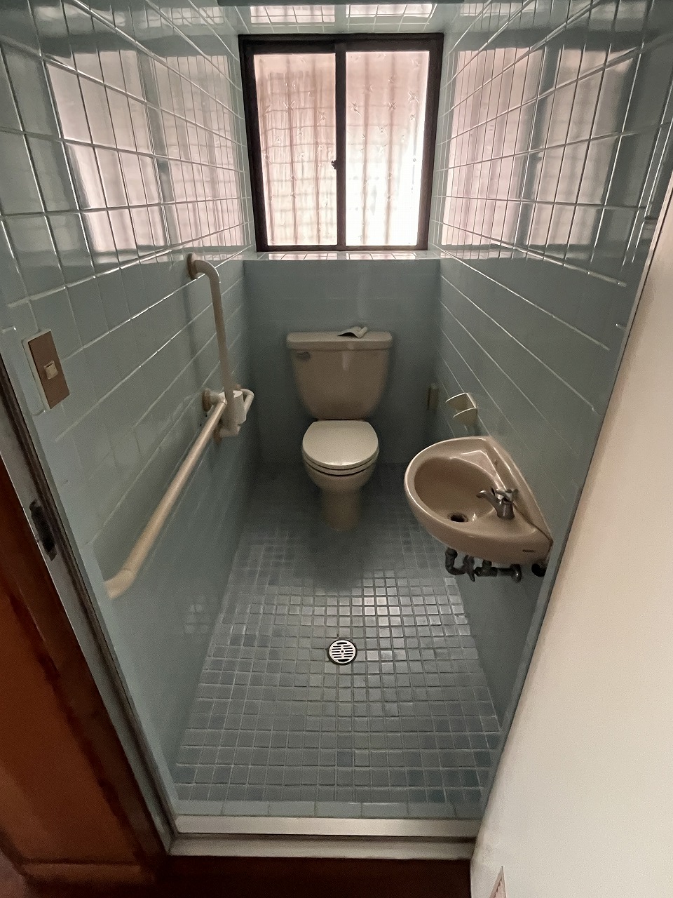 平良下里　平一小・下里大通り入口近く店舗住宅　建物58坪　土地76坪