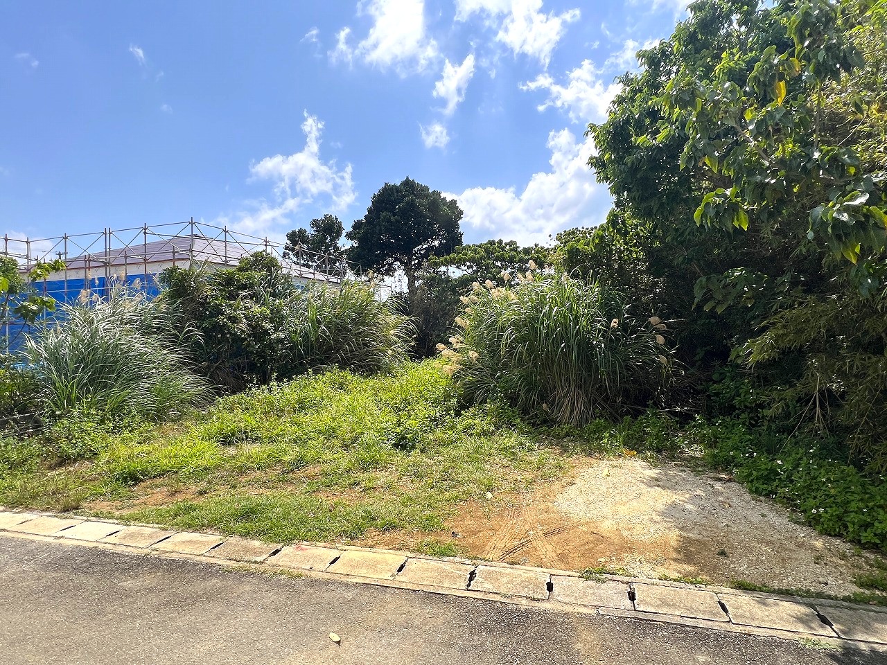 下地与那覇　サニツ浜近く集落内　91坪　宅地