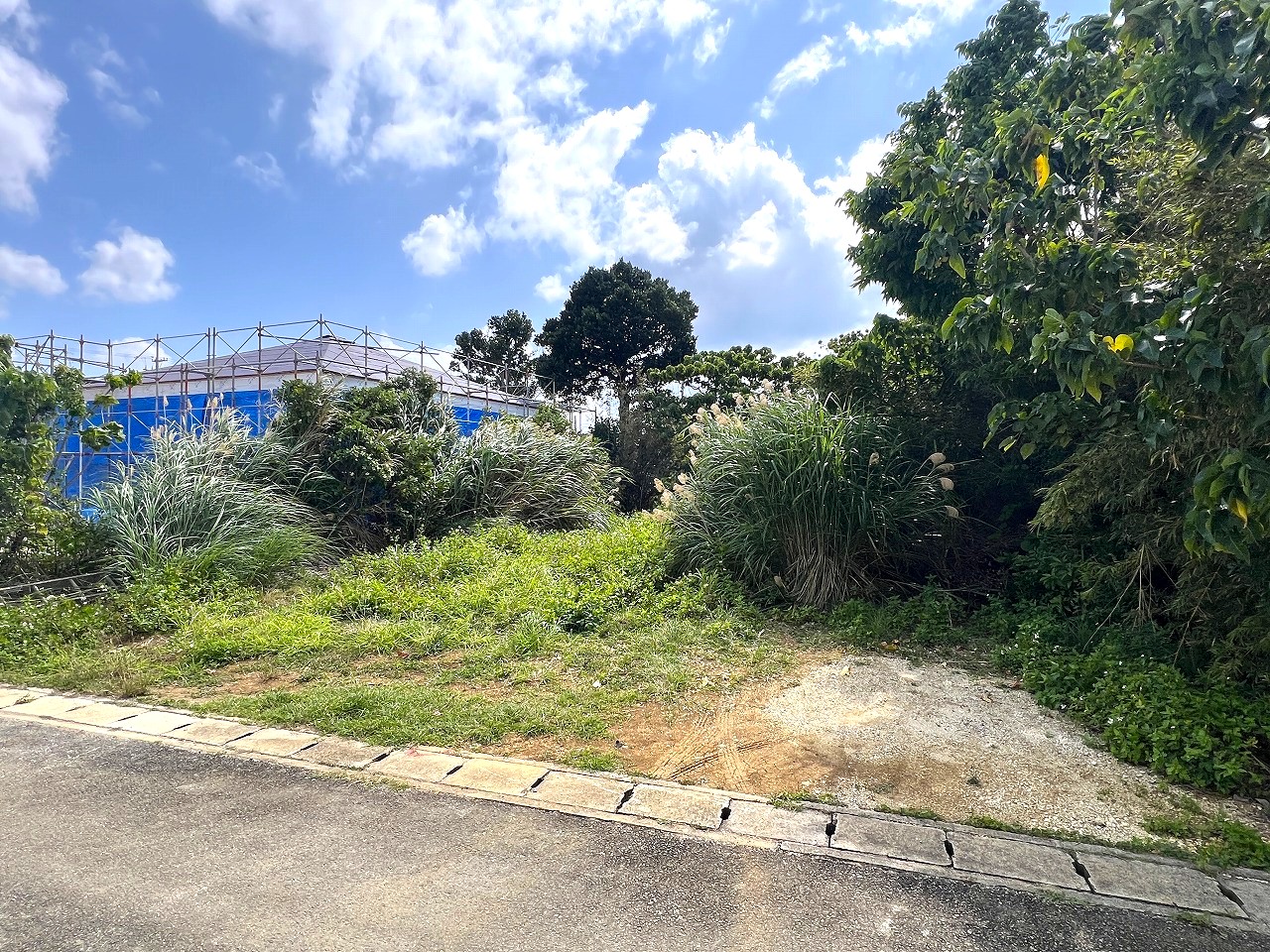 下地与那覇　サニツ浜近く集落内　91坪　宅地