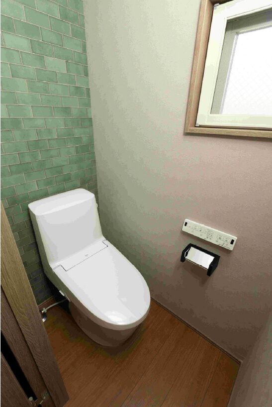 平良西里　市役所近く　築浅アパート20戸　土地255坪　建物167坪