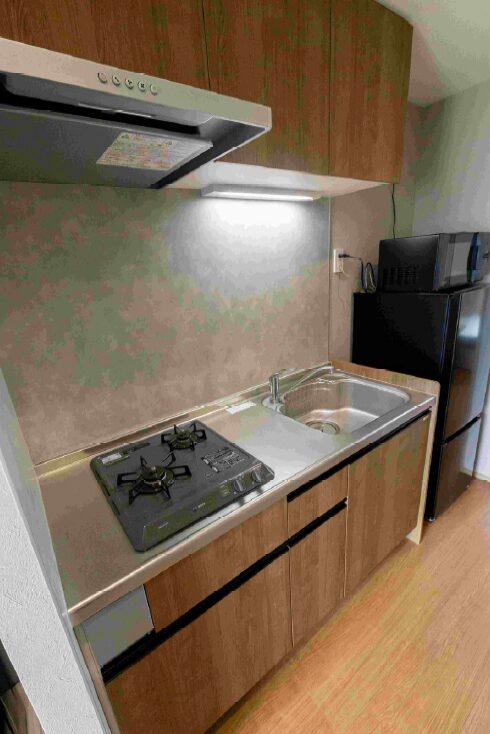 平良西里　市役所近く　築浅アパート20戸　土地255坪　建物167坪