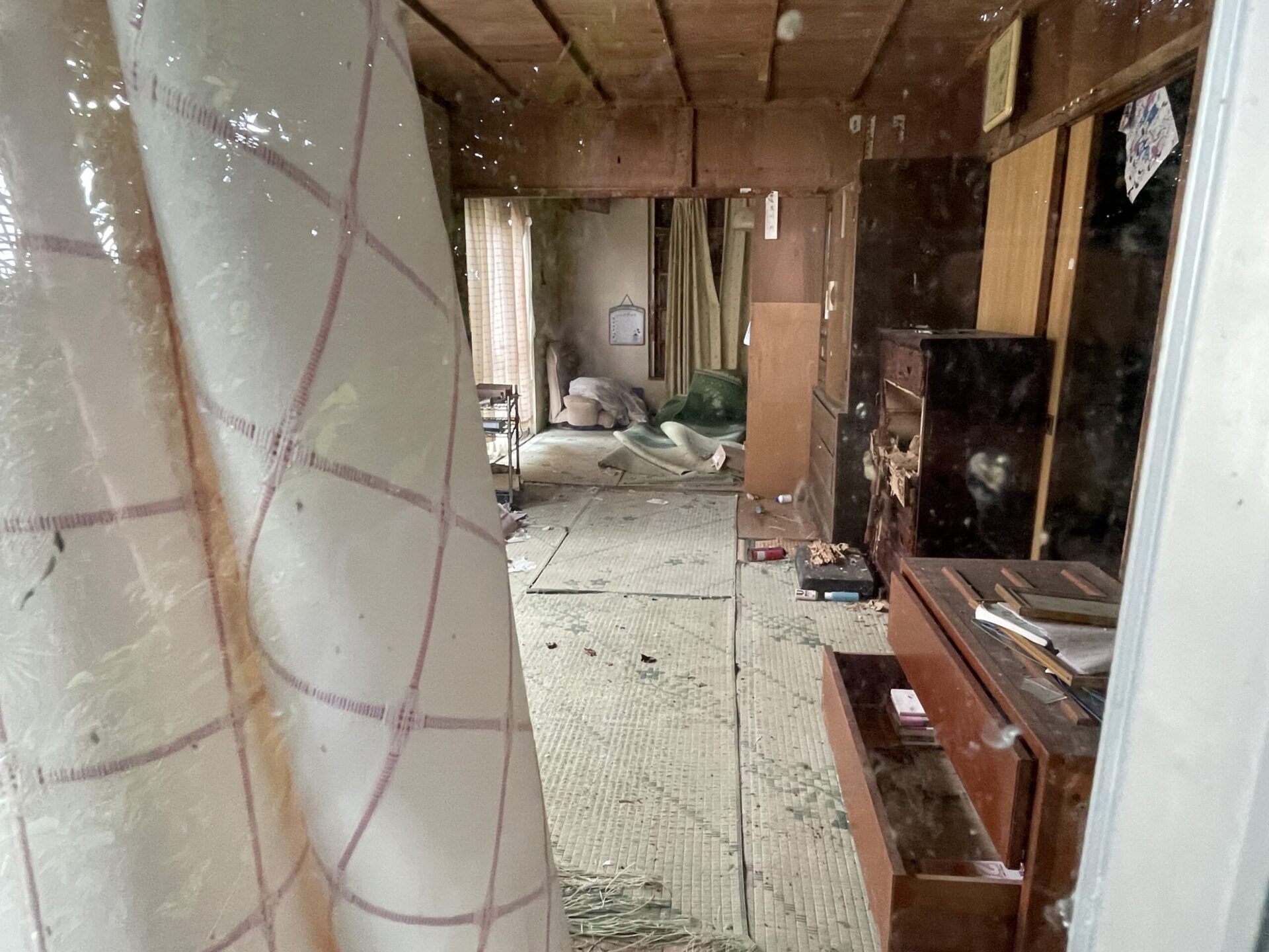 下地嘉手苅　市営団地近くの市道沿い　未登記古家あり　157坪　宅地