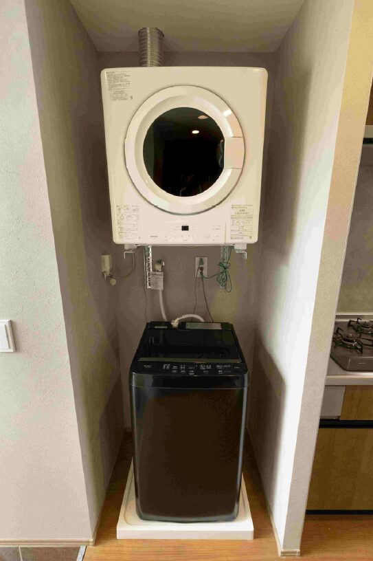 平良西里　市役所近く　築浅アパート20戸　土地255坪　建物167坪