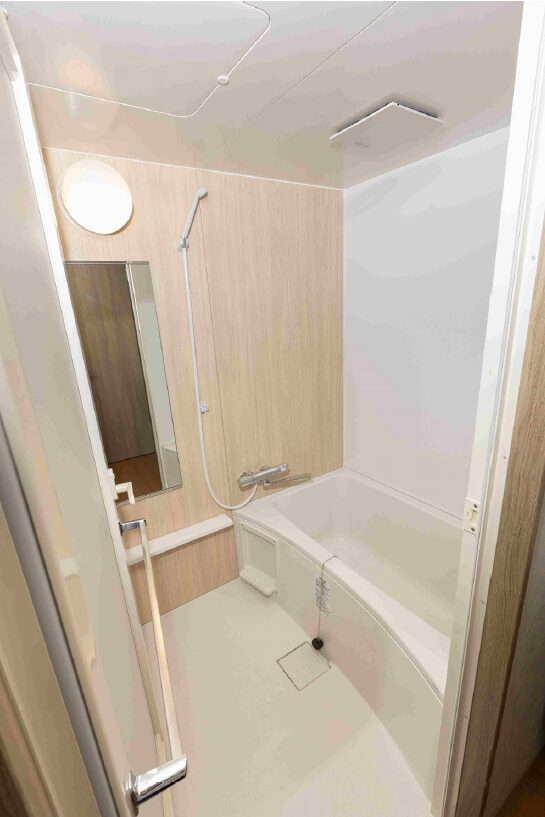 平良西里　市役所近く　築浅アパート20戸　土地255坪　建物167坪