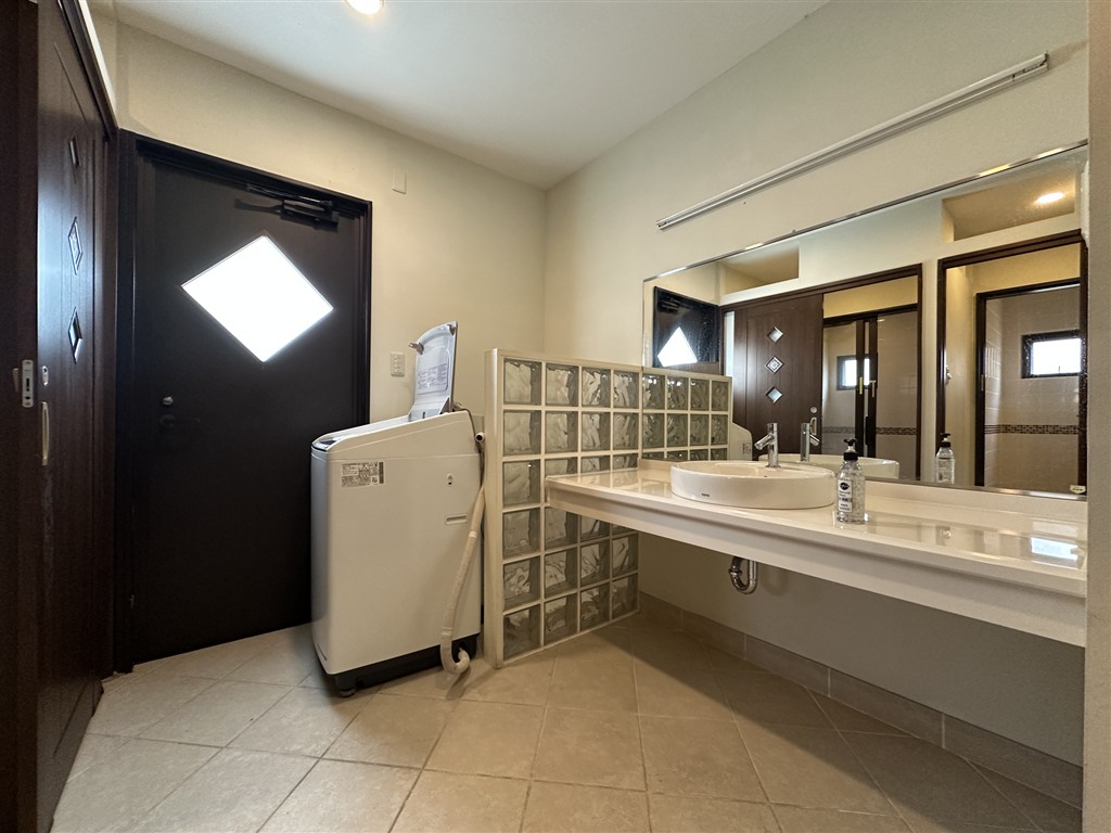 池間島 ｵｰｼｬﾝﾋﾞｭｰ簡易宿泊所許可取得済み RC造2階建 建物55坪 土地110坪　