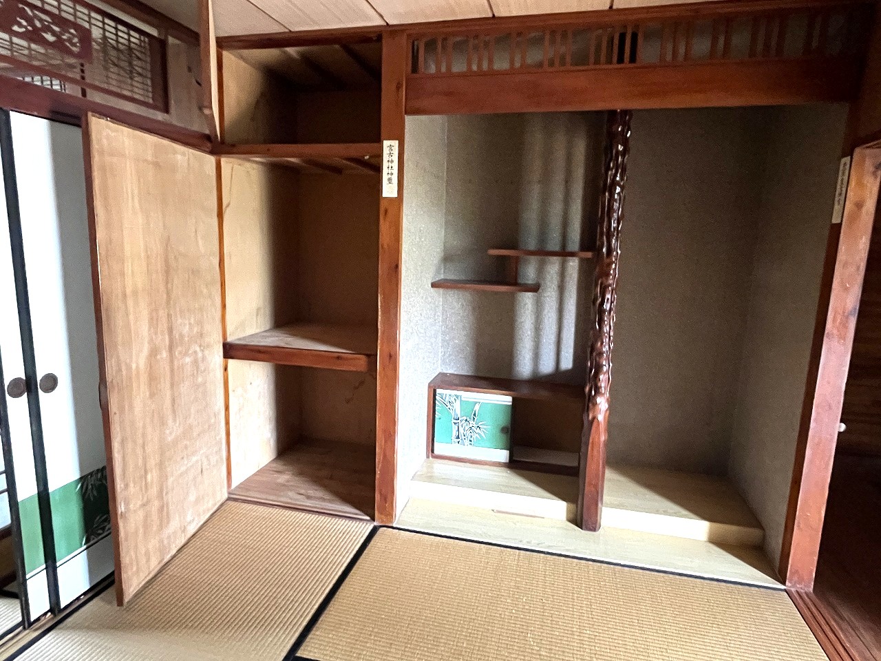 平良下里　カママ嶺公園近く　RCB造　2階建6DDKK　建物42坪　土地70坪