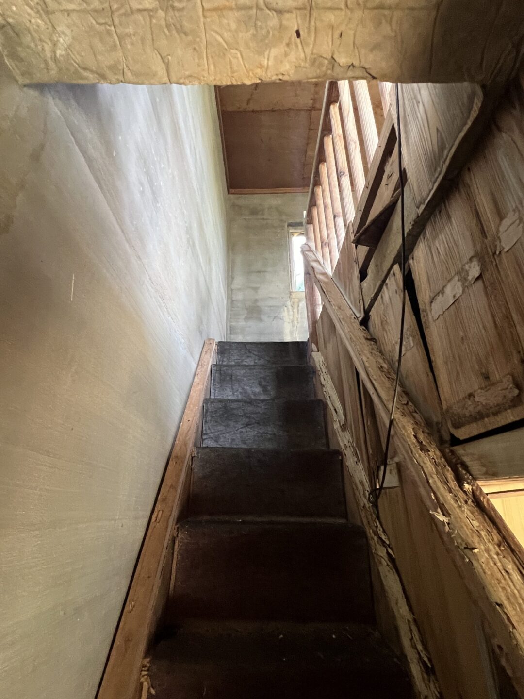 城辺友利 　仲原鍾乳洞近く　179坪　 宅地（未登記古家あり）