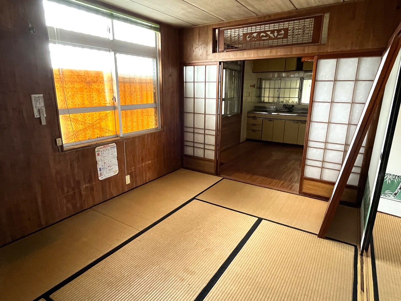 平良下里　カママ嶺公園近く　RCB造　2階建6DDKK　建物42坪　土地70坪