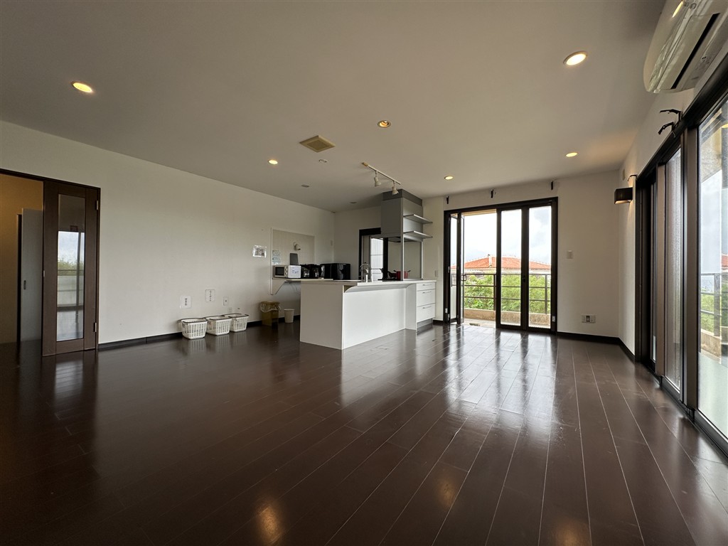 池間島 ｵｰｼｬﾝﾋﾞｭｰ簡易宿泊所許可取得済み RC造2階建 建物55坪 土地110坪　