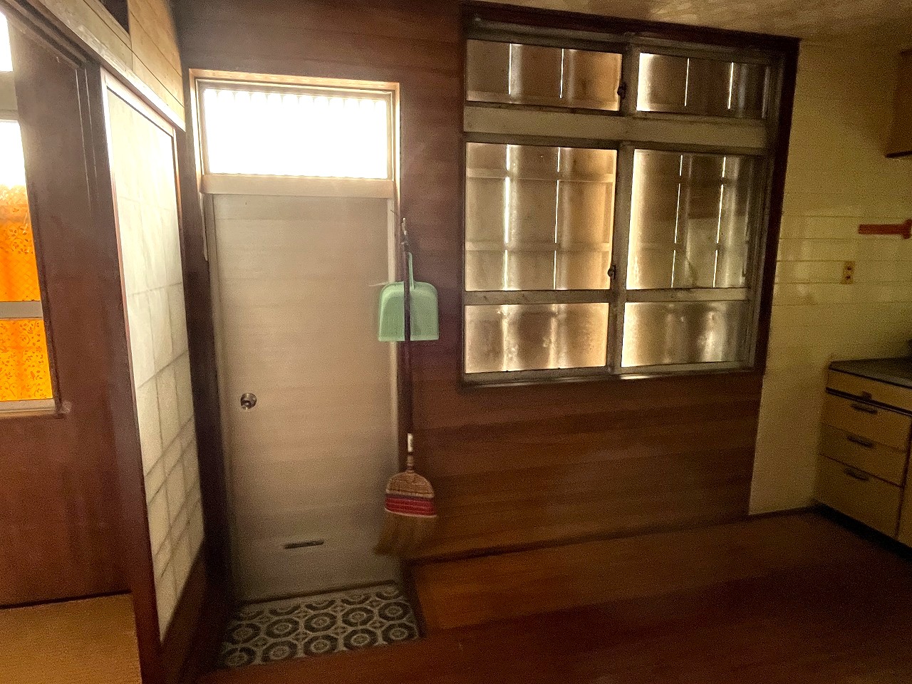 平良下里　カママ嶺公園近く　RCB造　2階建6DDKK　建物42坪　土地70坪