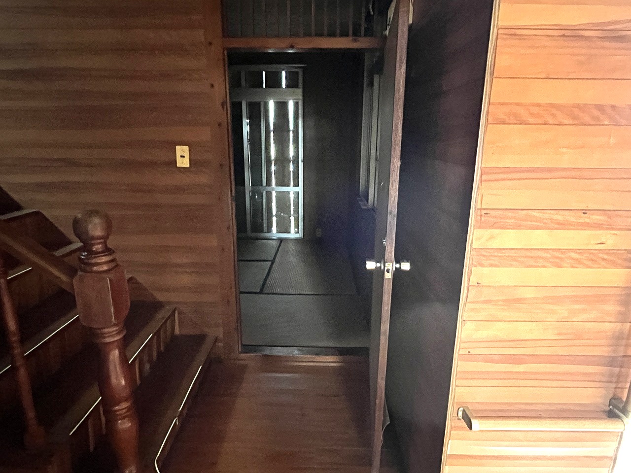 平良下里　カママ嶺公園近く　RCB造　2階建6DDKK　建物42坪　土地70坪