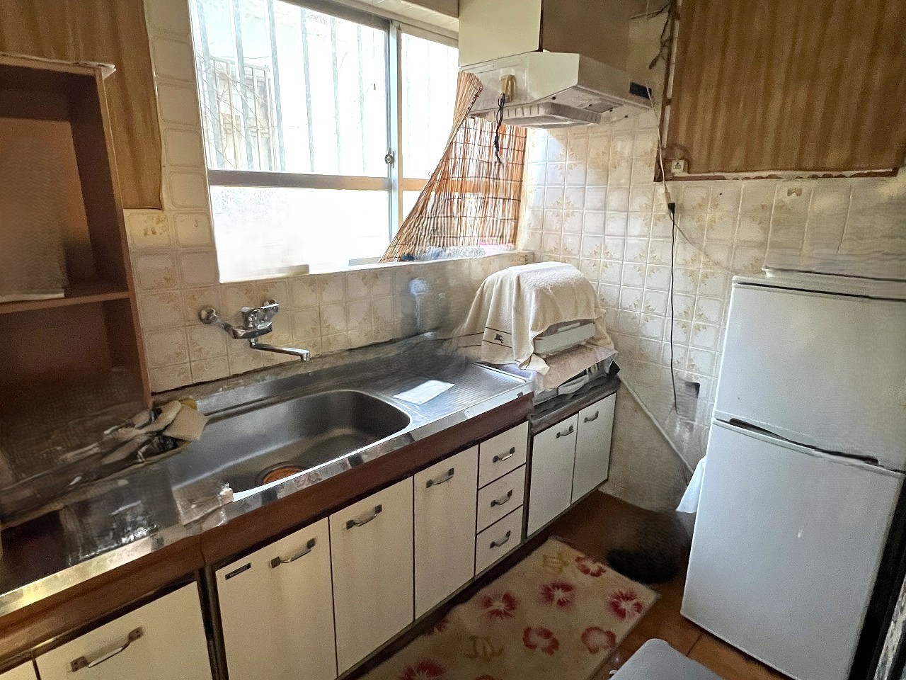 平良東仲宗根　北小近くRCB造2階建　建物37坪　土地67坪