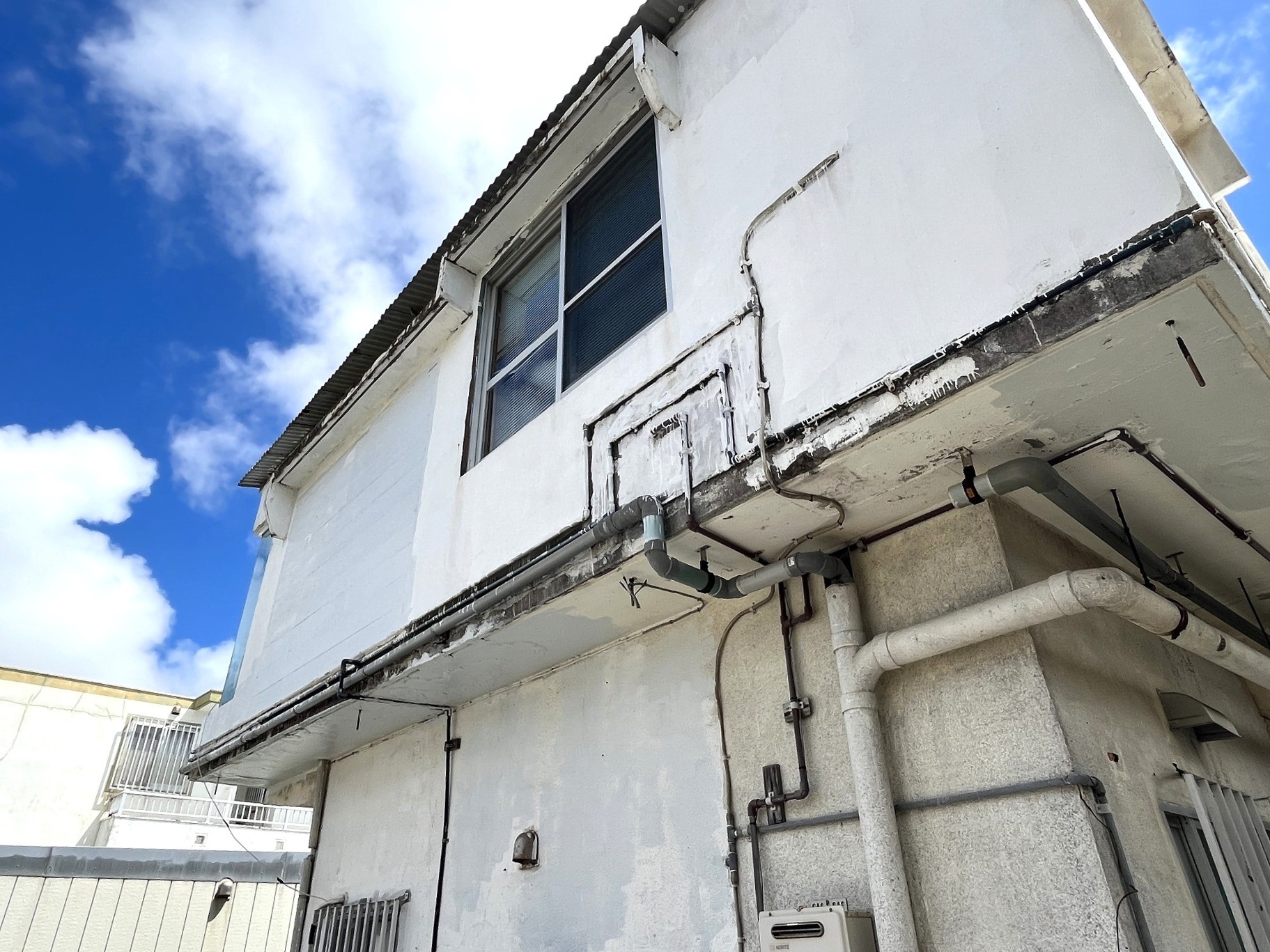 平良東仲宗根　北小近くRCB造2階建　建物37坪　土地67坪
