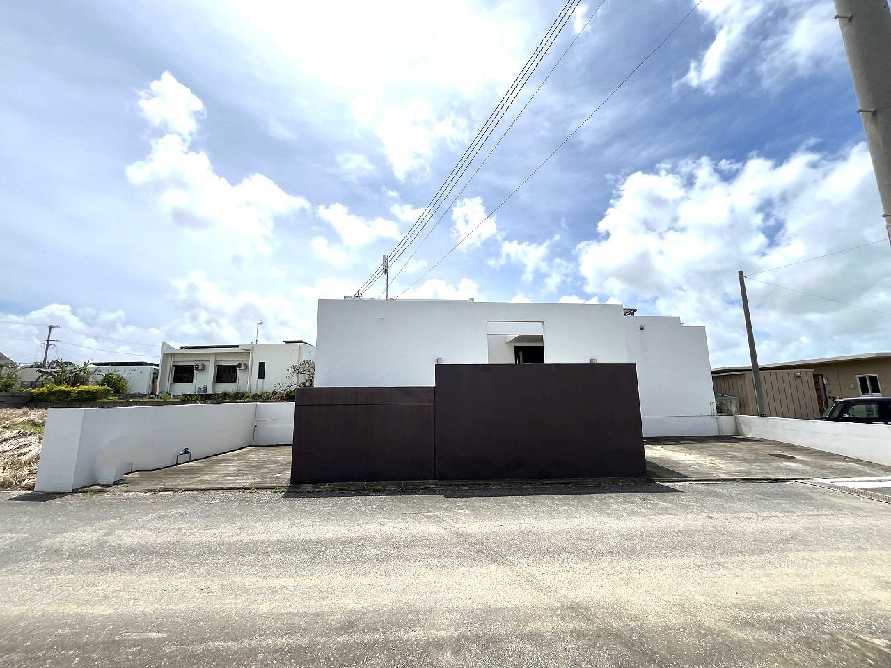 平良久貝　稲村耳鼻科近く　RC造平屋建　建物38坪　土地100坪