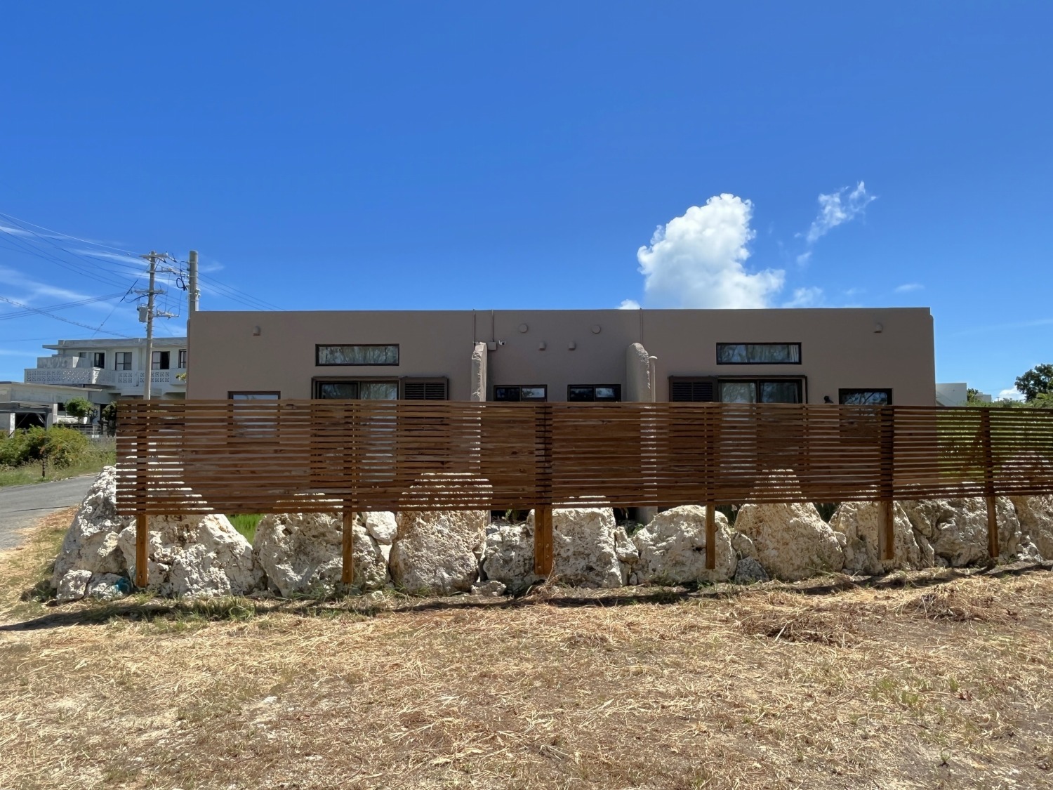 平良狩俣　オーシャンビュー　海から徒歩3分　CB造平屋建ｘ2棟　土地271坪