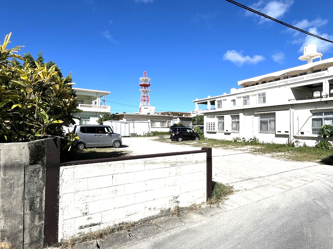 平良西里　北給油所近く　戸建＋駐車場　建物84坪　土地233坪