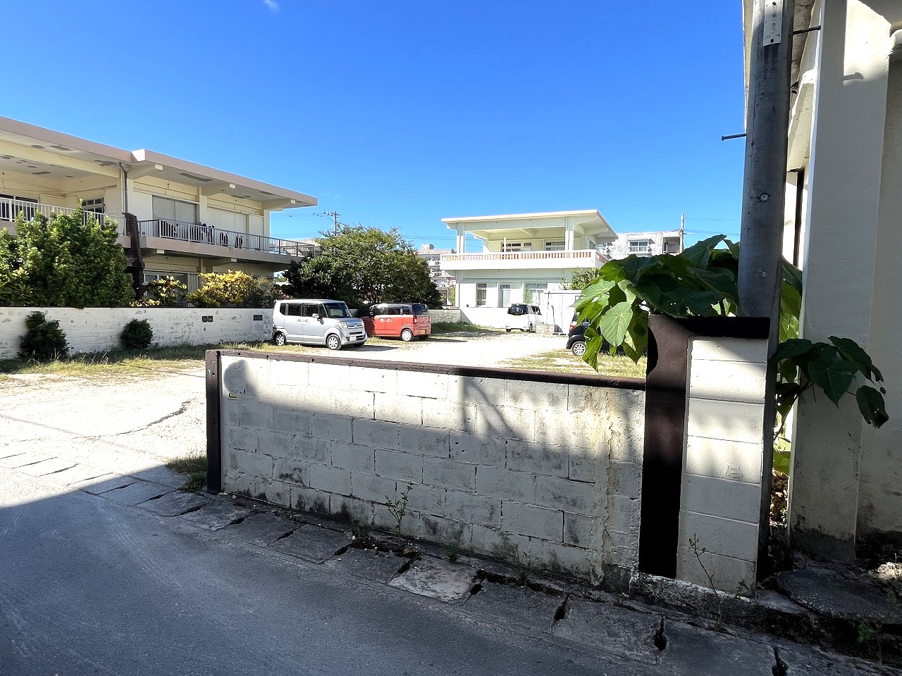 平良西里　北給油所近く　戸建＋駐車場　建物84坪　土地233坪