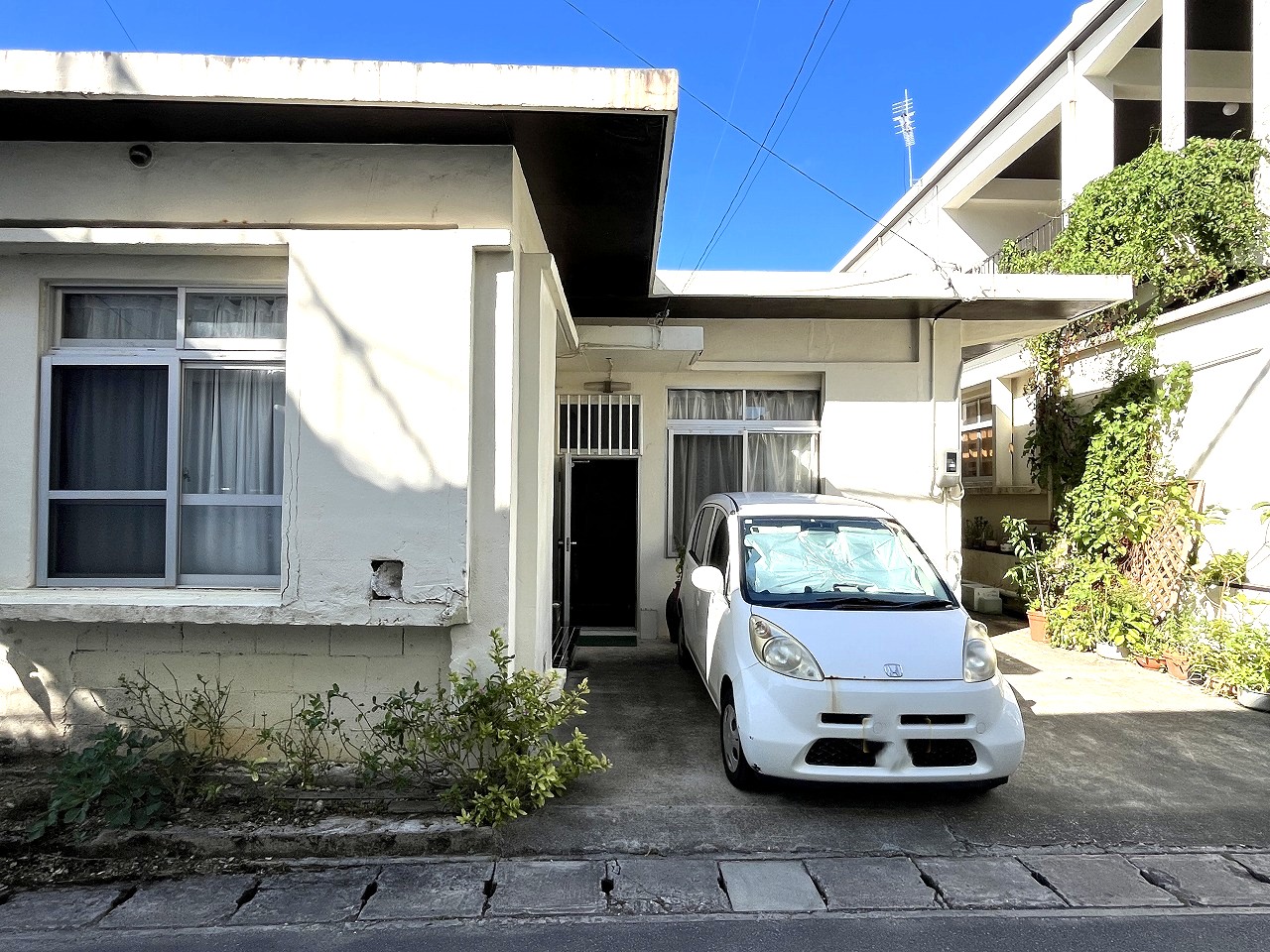 平良西里　北給油所近く　戸建＋駐車場　建物84坪　土地233坪