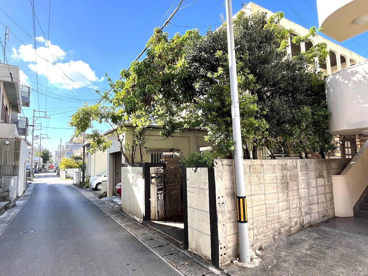 平良西里　北給油所近く　RCB造2階建　建物79坪　土地84坪