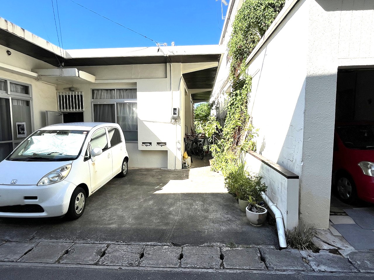 平良西里　北給油所近く　戸建＋駐車場　建物84坪　土地233坪