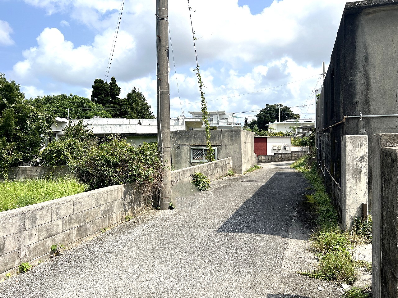 平良西仲宗根　平良港近く　約74坪　宅地（未登記古家あり）