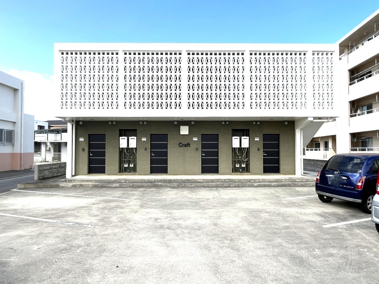 平良下里　腰原公民館隣り　RC造　2階建て8戸