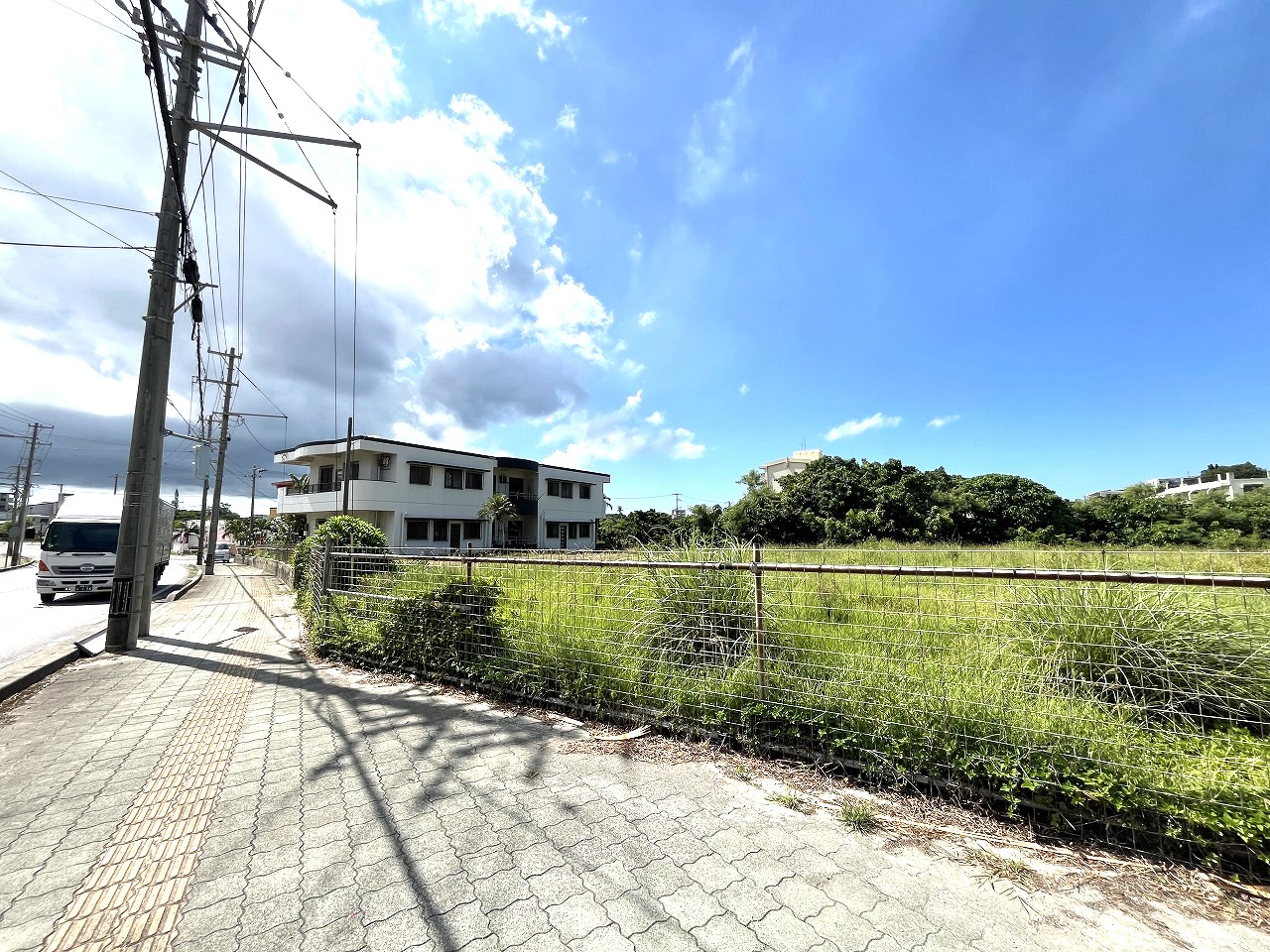 平良西仲宗根　北中近く　角地　約500坪　畑