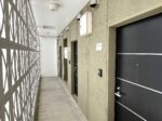 平良下里　腰原公民館隣り　RC造　2階建て8戸