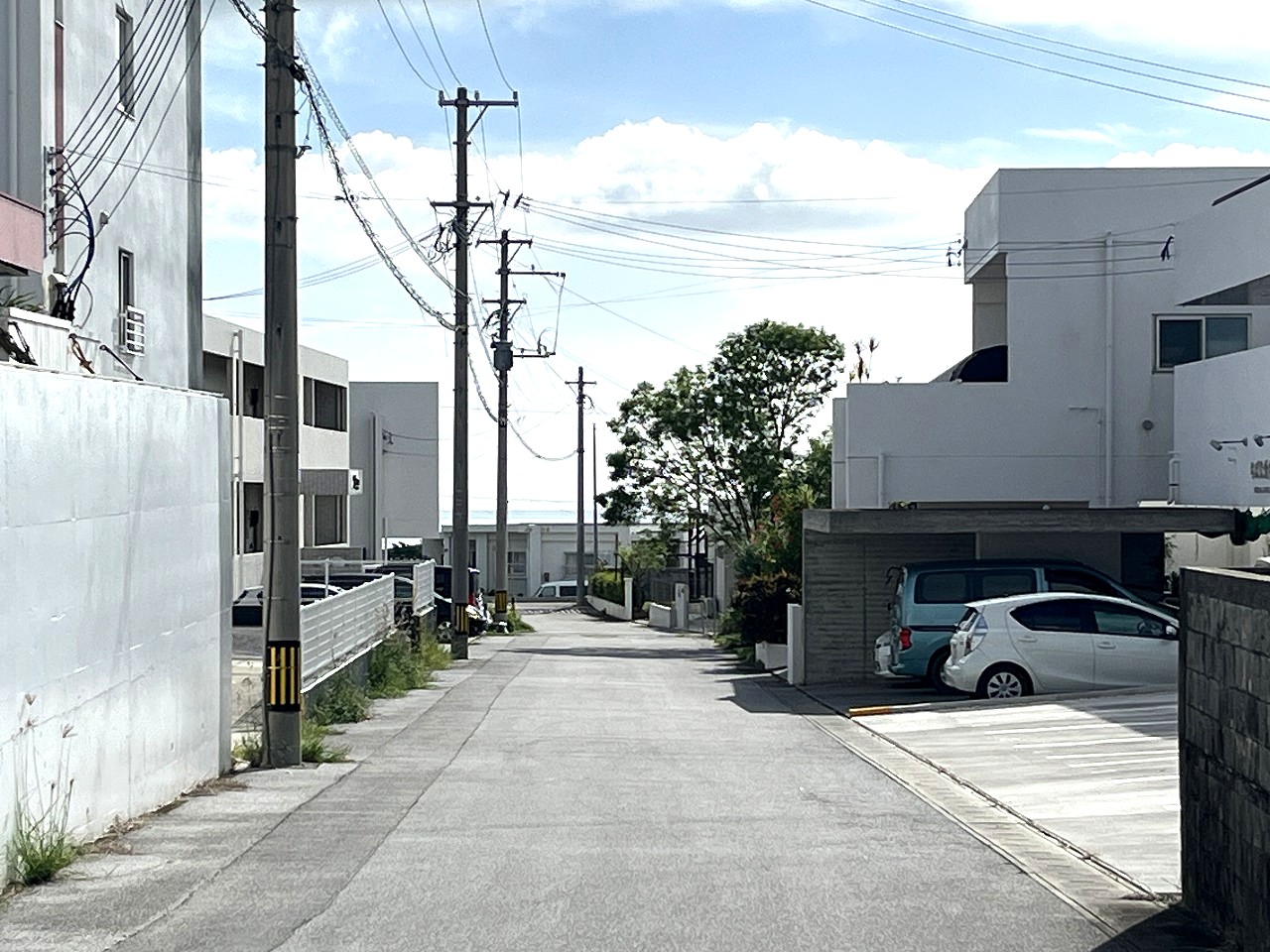 平良松原　徳洲会病院近く　RC造　2階建て12戸
