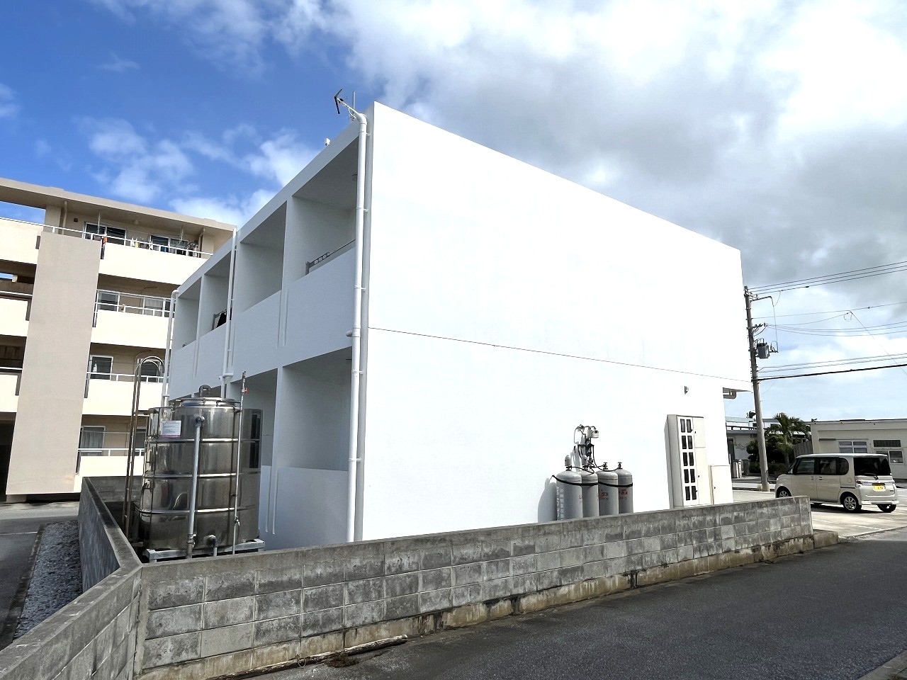 平良下里　腰原公民館隣り　RC造　2階建て8戸
