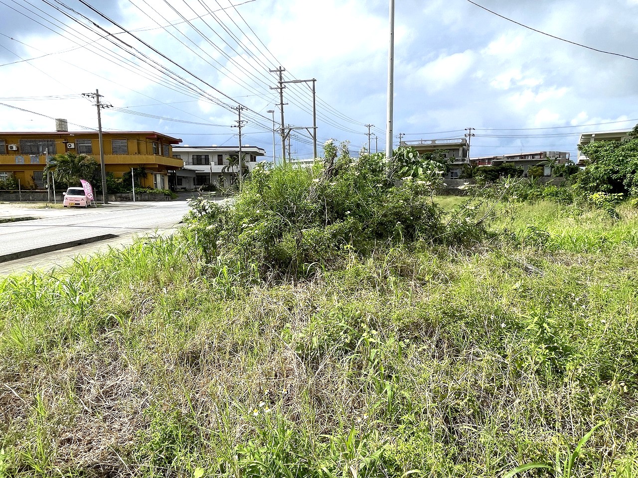 平良西仲宗根　北中近く　約16坪　原野