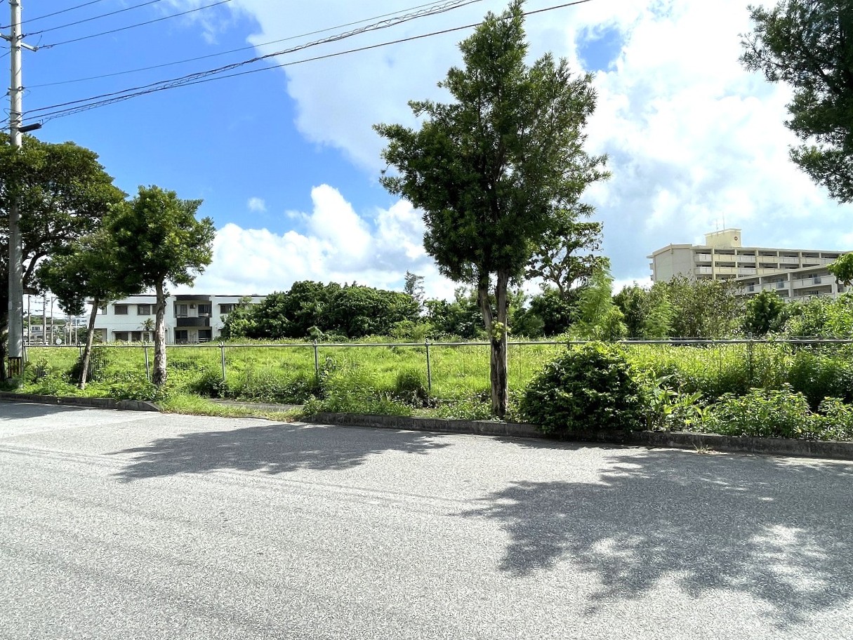 平良西仲宗根　北中近く　角地　約500坪　畑