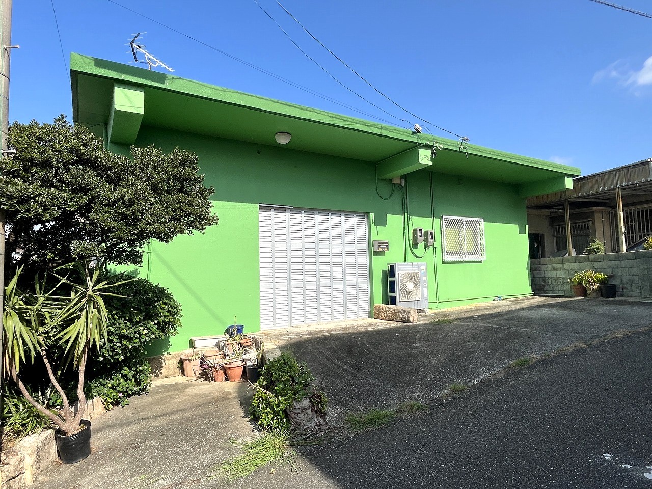 平良東仲宗根　未来創造センター近く　RCB造平屋建　建物31坪　土地61坪