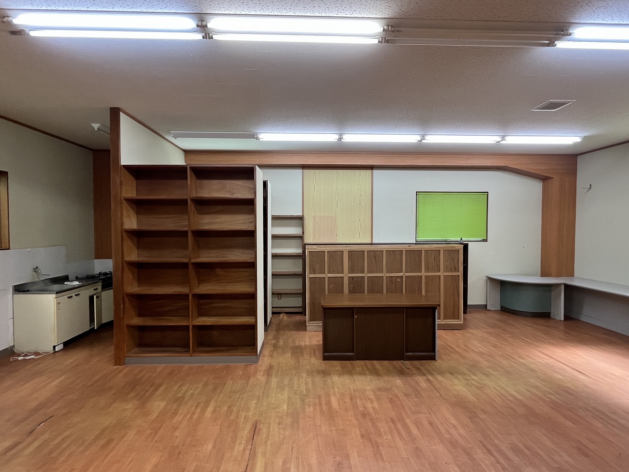 平良東仲宗根　未来創造センター近く　RCB造平屋建　建物31坪　土地61坪