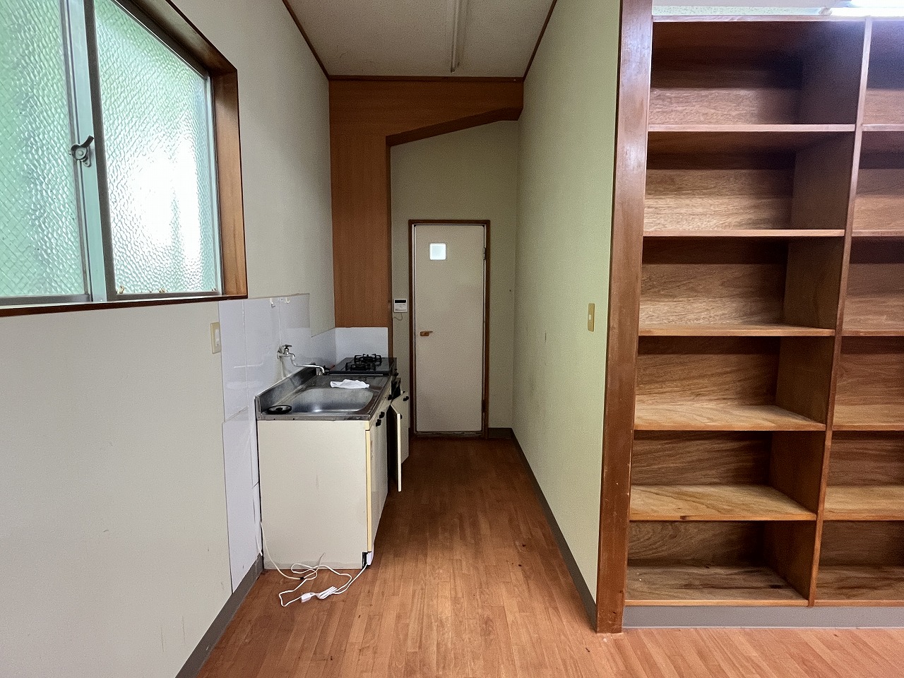 平良東仲宗根　未来創造センター近く　RCB造平屋建　建物31坪　土地61坪