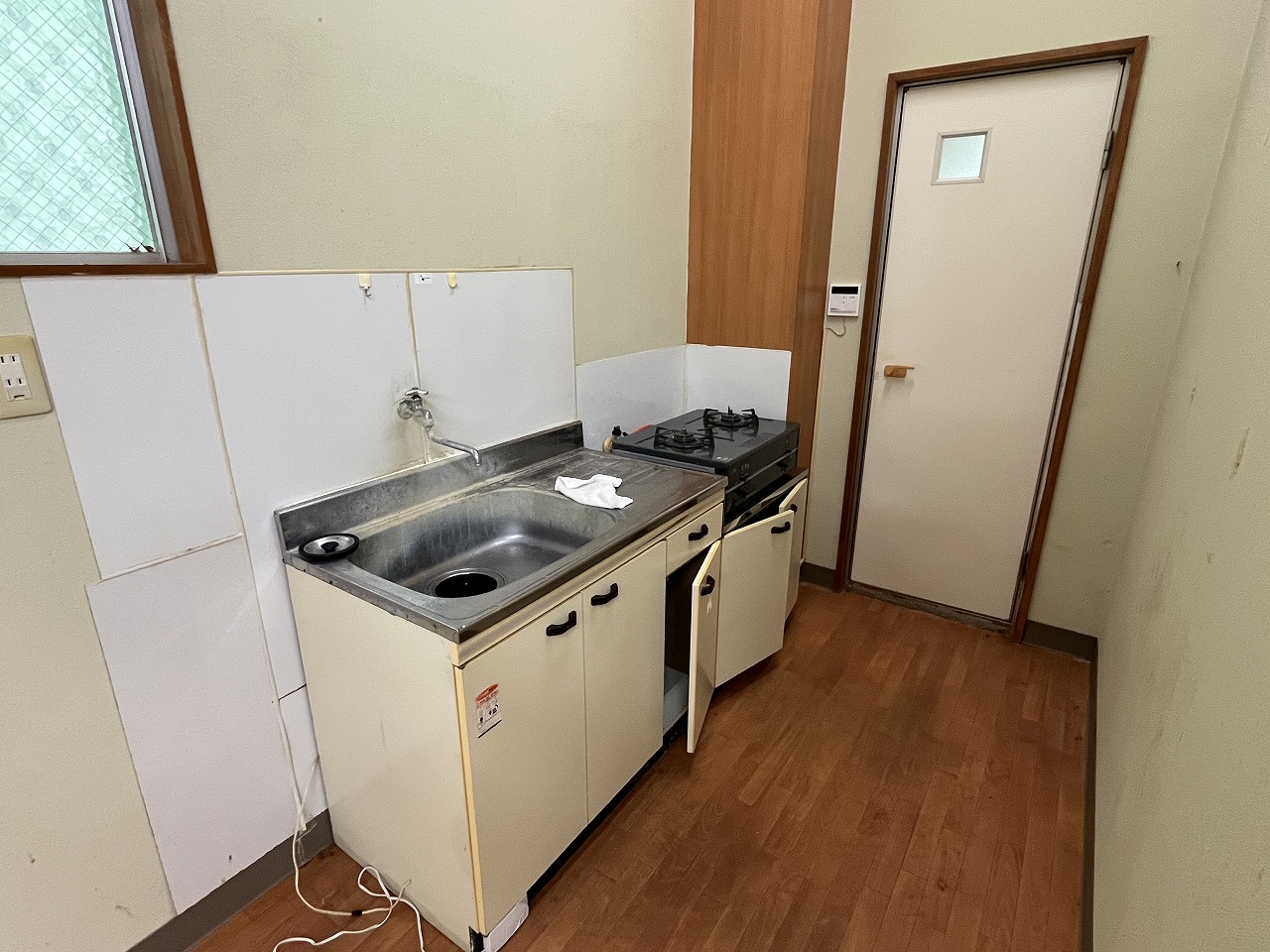 平良東仲宗根　未来創造センター近く　RCB造平屋建　建物31坪　土地61坪