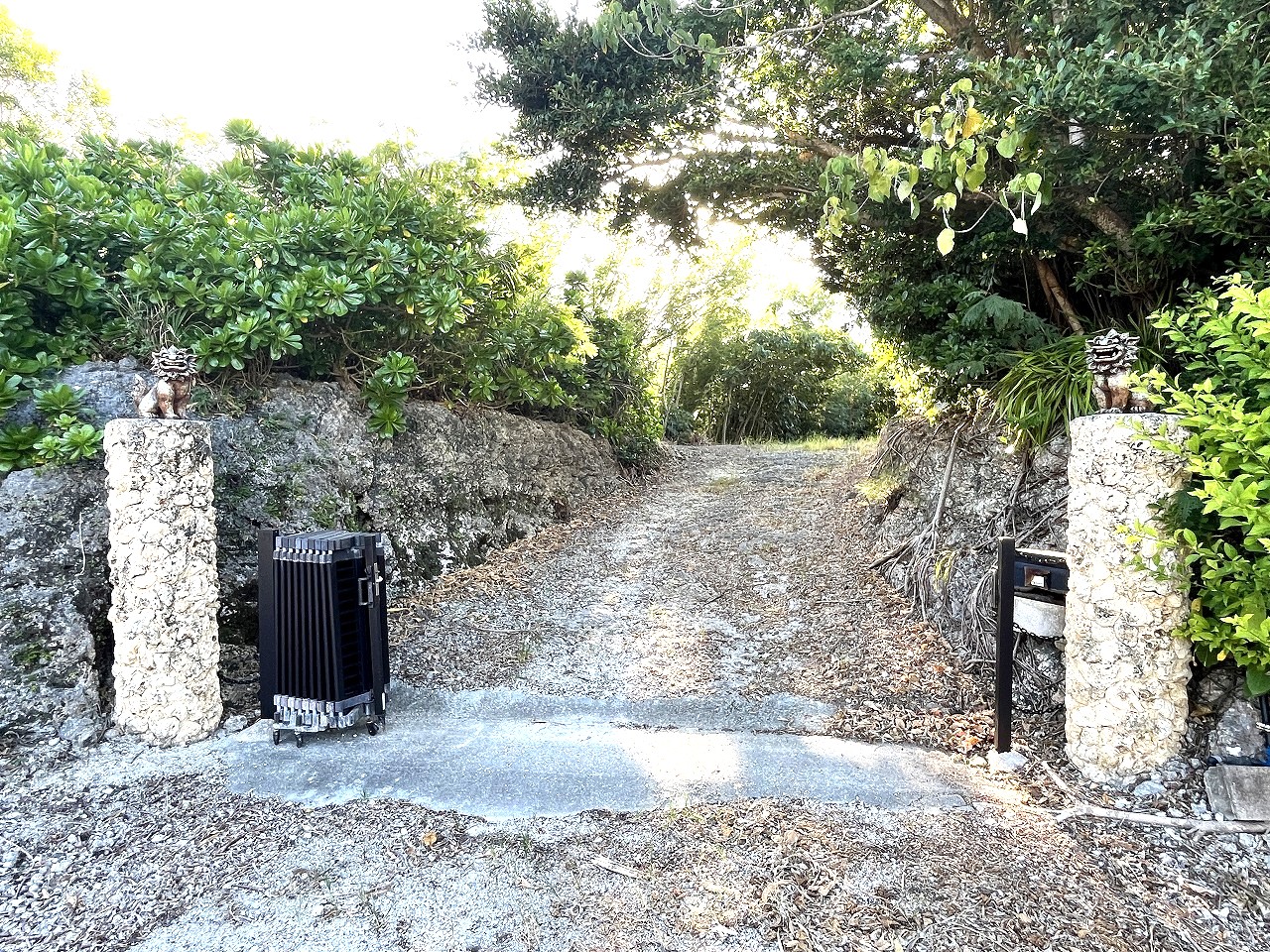 伊良部国仲　入り江が目の前　RC造平屋建　建物18坪　土地397坪