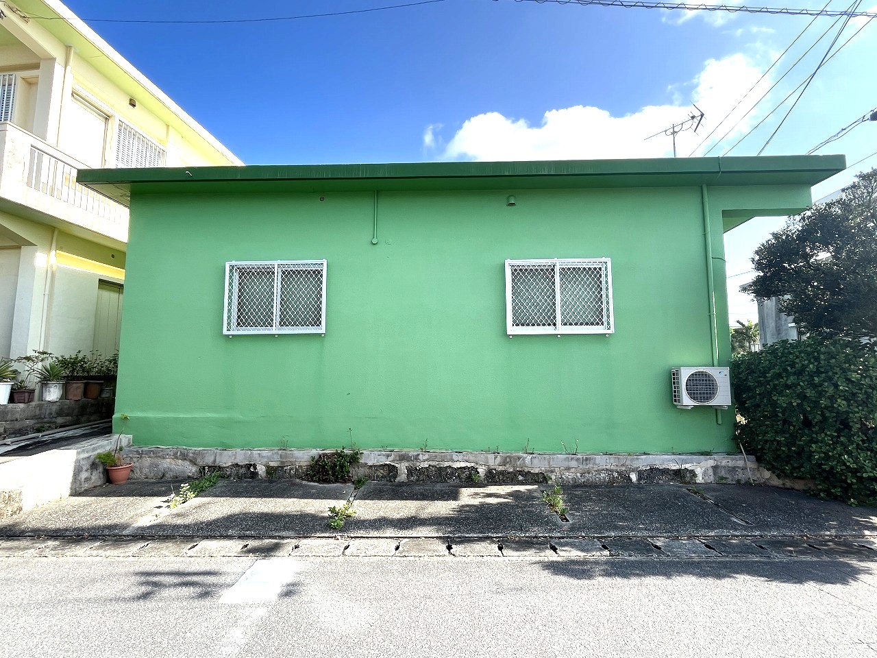 平良東仲宗根　未来創造センター近く　RCB造平屋建　建物31坪　土地61坪