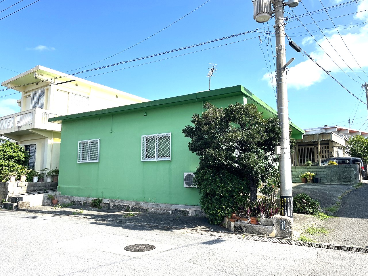 平良東仲宗根　未来創造センター近く　RCB造平屋建　建物31坪　土地61坪