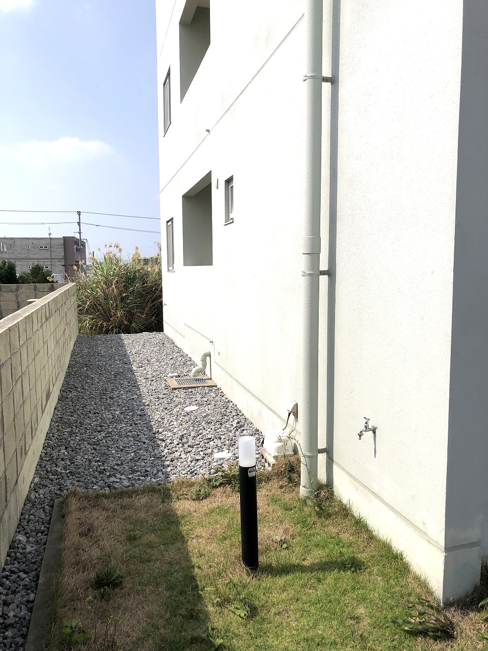 平良久貝　かねひでみゃーく久松市場近く　RC造　3階建12戸　