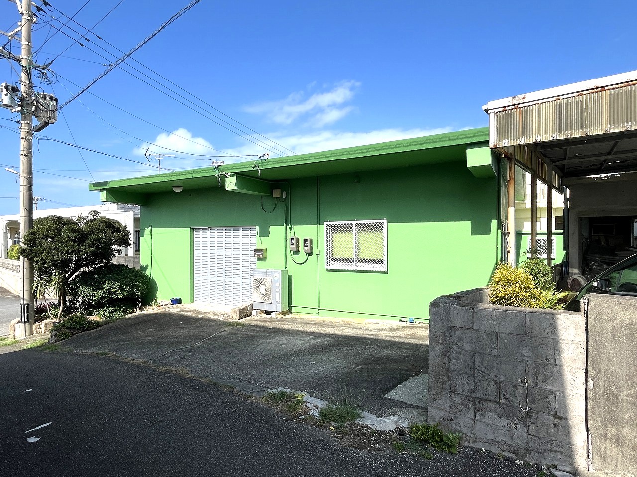 平良東仲宗根　未来創造センター近く　RCB造平屋建　建物31坪　土地61坪